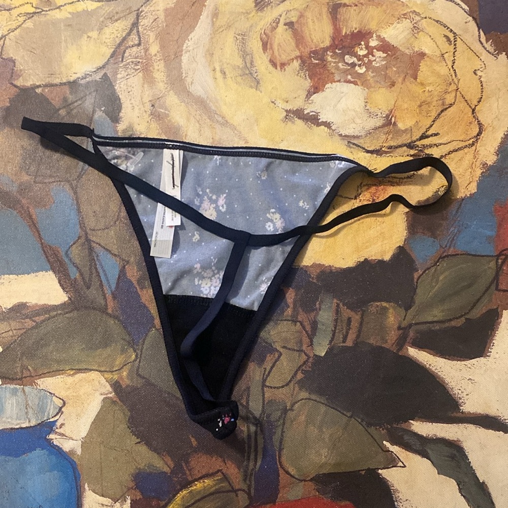 G String - Picture 2 of 4